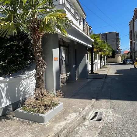 Las Palmas Guesthouse Shkodër エクステリア 写真