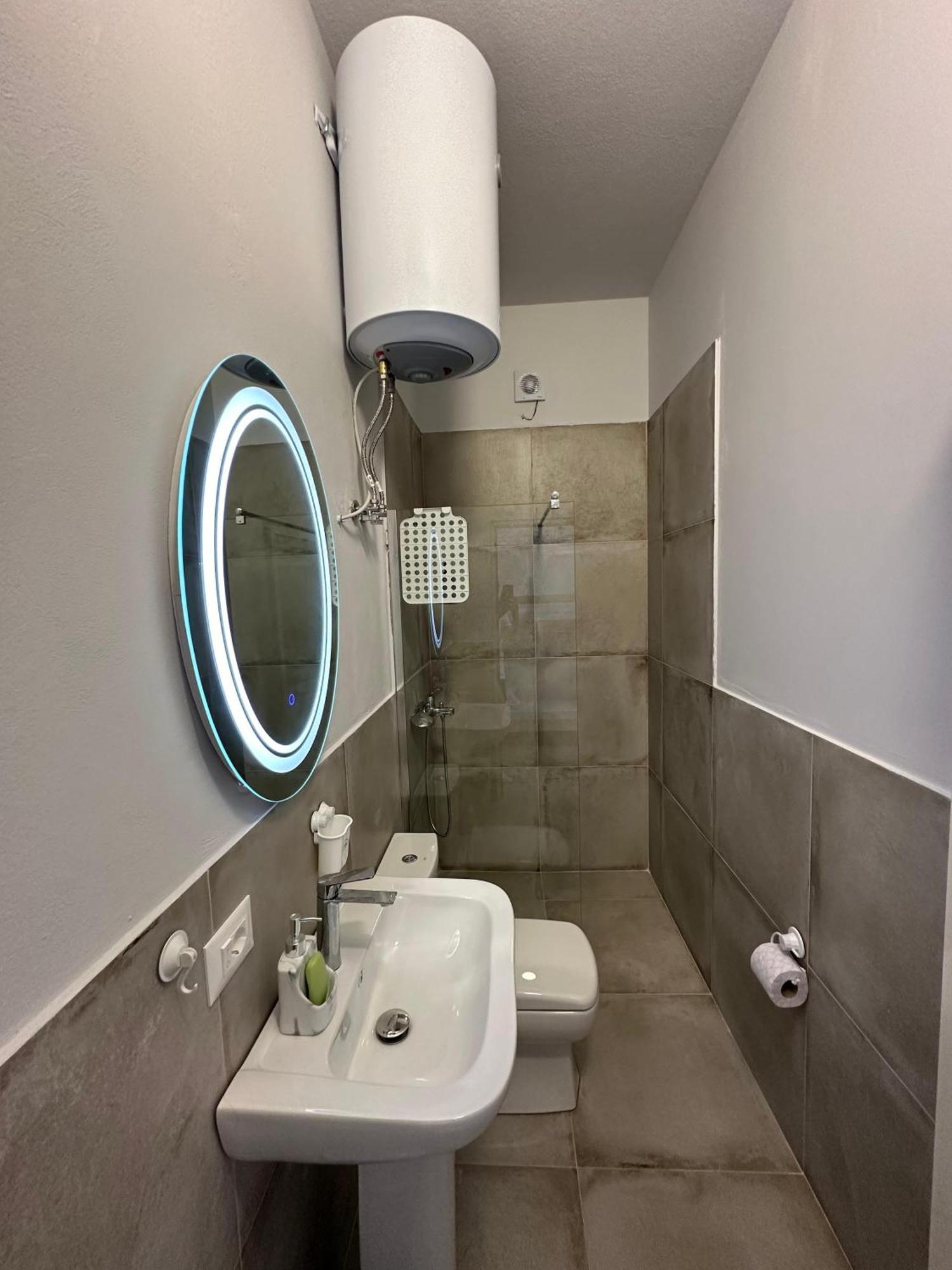Las Palmas Guesthouse Shkodër エクステリア 写真